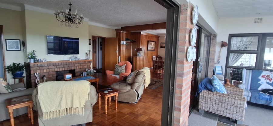 5 Bedroom Property for Sale in Nahoon Beach Eastern Cape